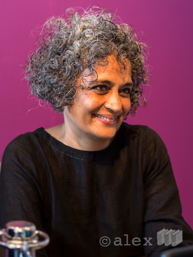 Författarporträtt av Roy, Arundhati