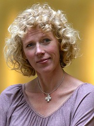 Portrait image of Barbara Voors