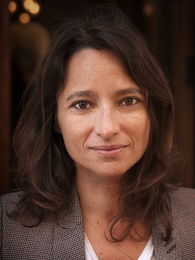 Portrait image of Nina Bouraoui