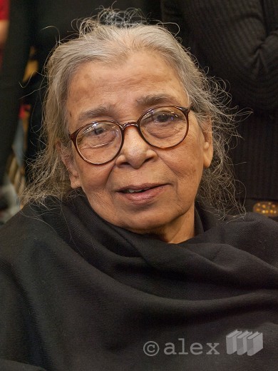 Författarporträtt av Devi, Mahasweta