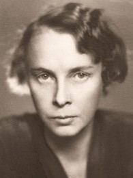 Författarporträtt av Nordström, Ester Blenda