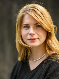 Poträttbild av Emma Cline