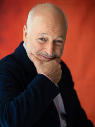 Poträttbild av André Aciman